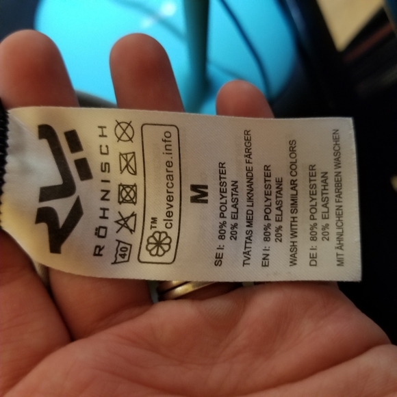 Rohnisch floral grey&black slit back workout top - Picture 4 of 5